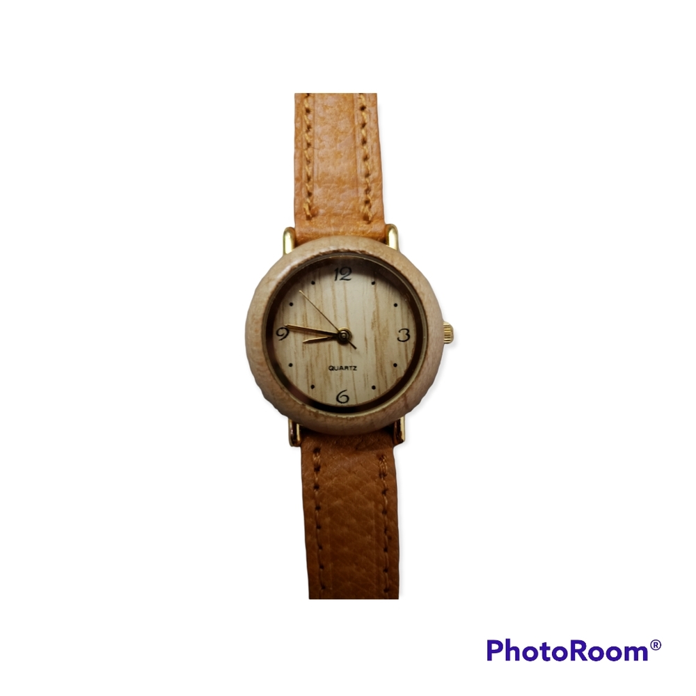 Ladies Wood Encased Quartz Wrist Watch With Genuine Leather Straps.